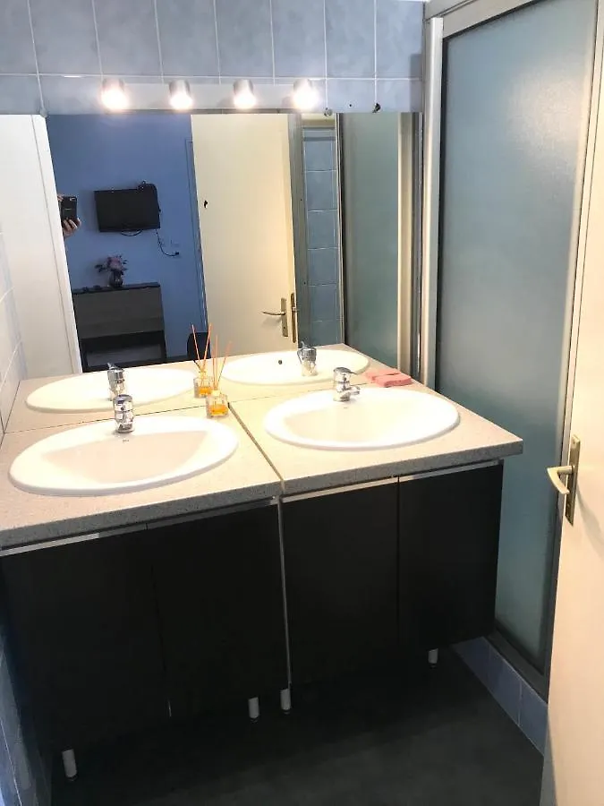 JOLI PETIT APPARTEMENT FONCTIONNEL proche RENNES Liffré 0*,