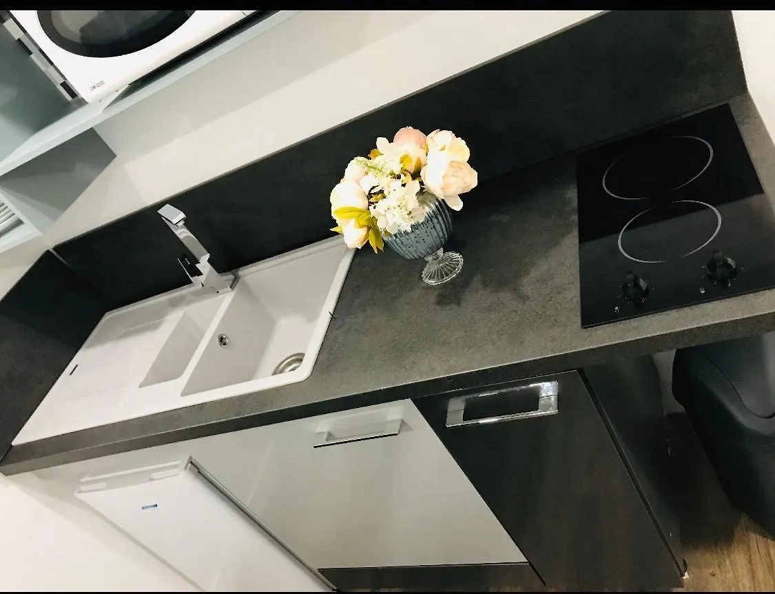 JOLI PETIT APPARTEMENT FONCTIONNEL proche RENNES Liffré