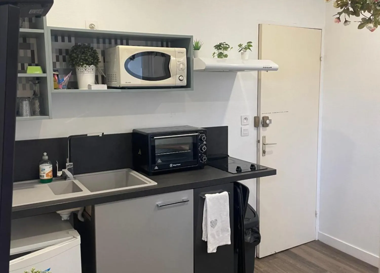 JOLI PETIT APPARTEMENT FONCTIONNEL proche RENNES Liffré 0*,  France